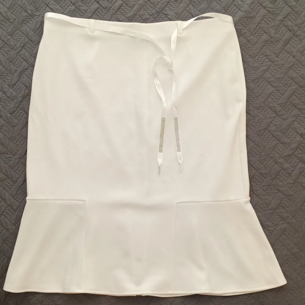 Skirts - Picture 3 of 3
